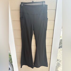 Black Women's Flared Active Leggings